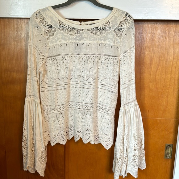 GORGEOUS- Ivory - Free People- Bell Sleeve Shirt - Picture 1 of 3